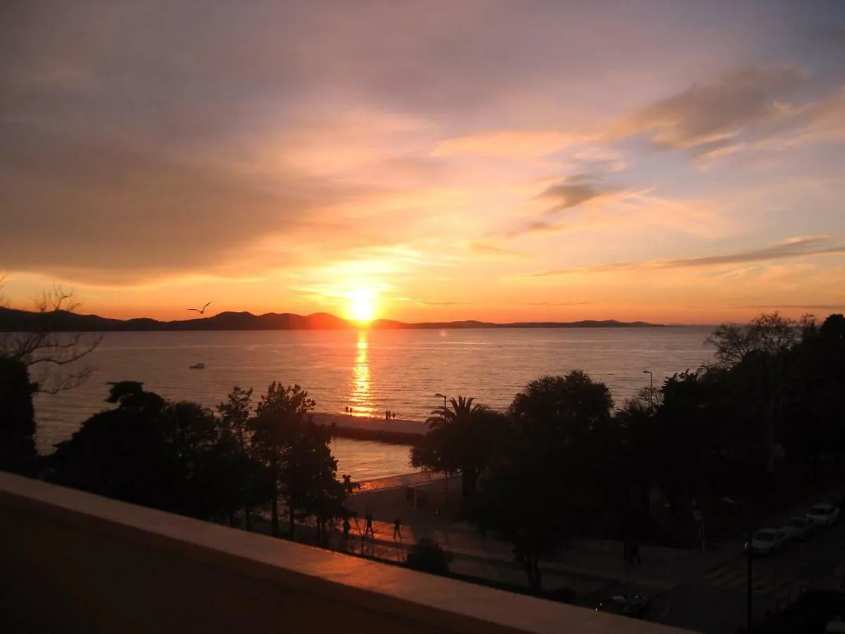 ザダルSunset Delight In Old Townアパートメント アパート